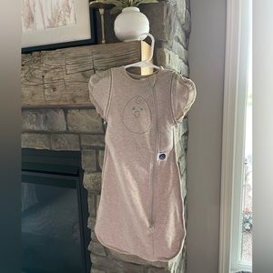 Nested Bean Zen One Classic Swaddle/sleep sack. LIKE NEW!!